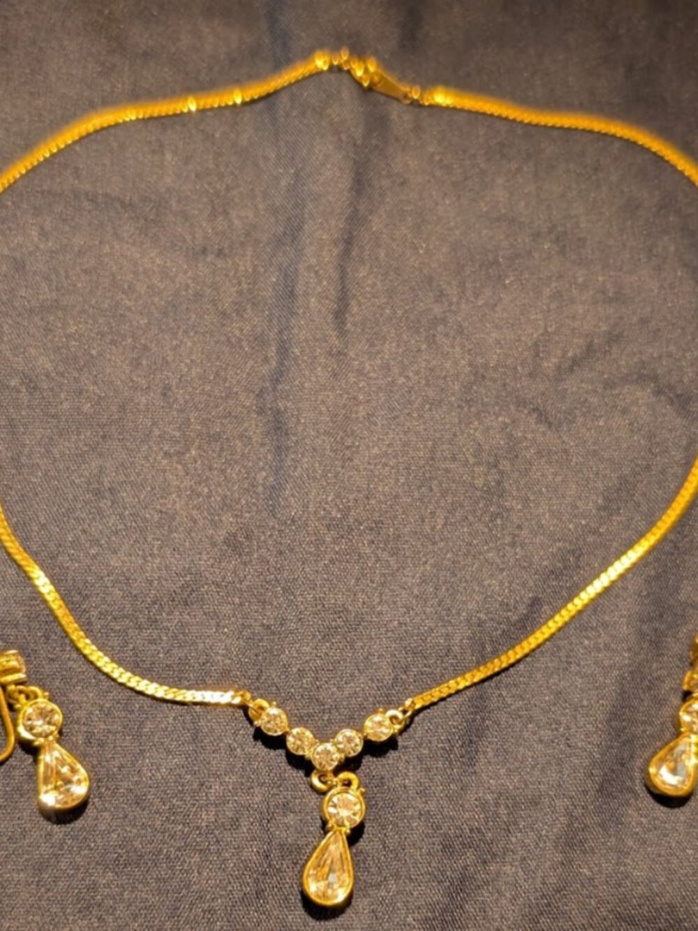 Vintage AVON Gold Herringbone Crystal Teardrop Necklace & Clip On Earrings Set
